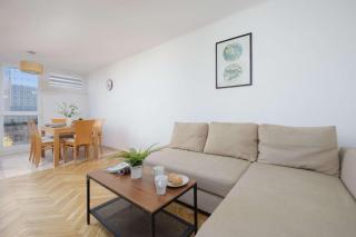 Wola Spacious 3-bedroom Apartment Close to the Metro by Noclegi Renters - Warsaw - 6