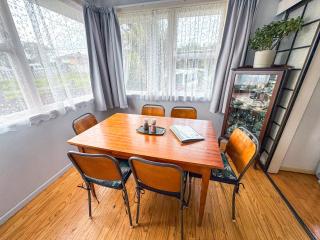 Mid-Century Peace in a Prime Location - 5