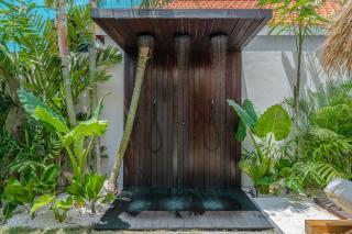 The Jungle - Luxurious & Tropical Concept - 3BR - Canggu - 9