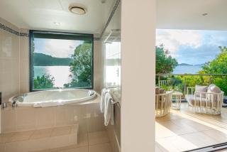 Edge 2 - Oceanfront Luxurious and Spacious 4 Bedroom Split Level Apartment with buggy and valet service - 5