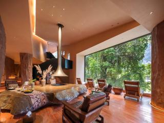 Zhangjiajie Shisuji Hotel-Zhangjiajie National Forest Park,Avatar Scenic Area,East Gate, only 5 minute walk, free airport,Railway Station shuttle, English-speaking butler itinerary planning, floor heating, Western restaurant, cave exploration, cave bar - 4