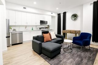 Spacious 3Bed2BA Near UPenn & Philly Zoo Sleeps7 - 0