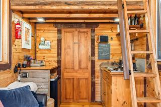 Hillsview Cottage by Tiny Away - 7