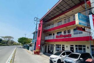 RedDoorz Syariah near T1 Juanda Airport 2 - 4