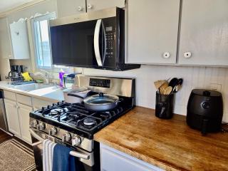 Rochester 2BR RetreatPatioWork-Friendly - 1