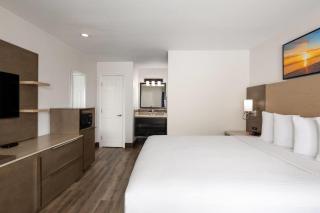 Days Inn by Wyndham Monterey Downtown - Monterey - 4