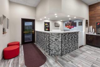 Super 8 by Wyndham Winona MN - 2