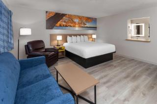 Days Inn by Wyndham Mason City - 1