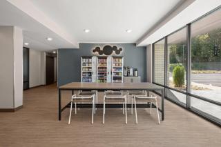 ECHO Suites Extended Stay by Wyndham Johnson City Medical CR - 7