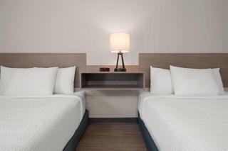 ECHO Suites Extended Stay by Wyndham Johnson City Medical CR - 1