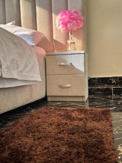 Lakeview Suites by SYLV ESTATE - 7