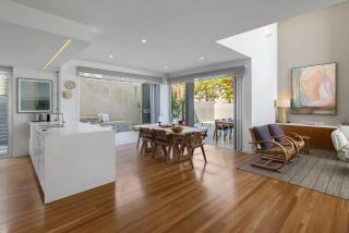 Anna Superbly Stylish Luxury Townhouse - 9