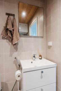 Spacious Townhouse Apartment Hosted by Hygge Host - 2