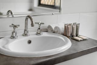 Charming 3-Bed Home Near Sunshine Coast - 1