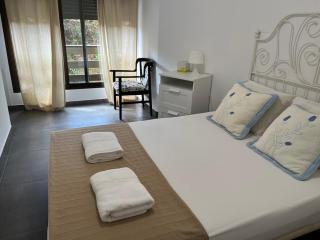 Neptuno Playa de San Juan Pool, parking, wifi - 7