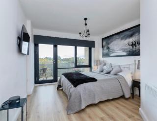 The Olive Tree with balcony and parking - 9