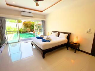Spacious Authentic Thai-Style Pool Villa Rawai - 1
