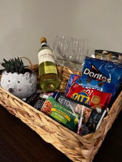 Elegant Modern Studio in Prime Location - 9