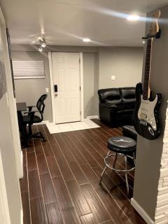 Elegant Modern Studio in Prime Location - 2