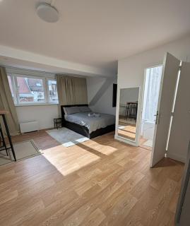 Charming modern studio in an excellent location - 0