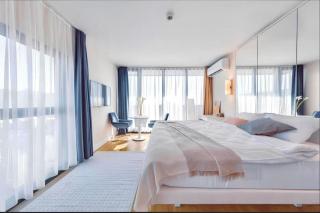 Modern Studio with City & Sea View - 8