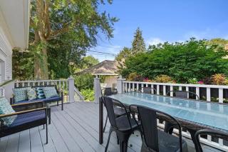 Gorgeous Historical Mansion on the Lake Front - 9