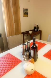 Lake View and Private Garden House for 6 - 7