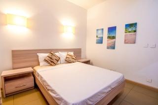 Azuri Ocean & Golf Village - Elegant 3-Bedroom Apartment with Private Garden, Beach & Pool Access in Roches Noires - 1