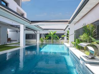 Captain Napoleon Paterakis CNP Luxurious Suites - 7