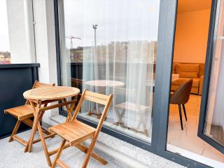 Sky Escape Airport Apartment With Parking - 5