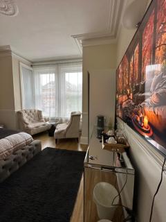 5 min from the beach O2 academy shared kitchen - 5