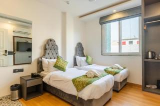 Hotel Mayur C R Park - Greater Kailash New Delhi - 9