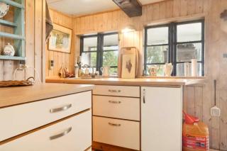 Quiet Hideaway Surrounded By Nature - 6