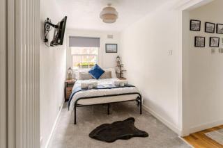 Cozy Cottage next to Newhaven Harbour - 7