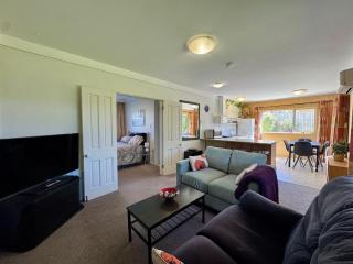 Comfortable & private flat - 7-min drive to Wanaka - Albert Town - 0