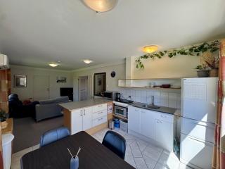 Comfortable & private flat - 7-min drive to Wanaka - Albert Town - 7