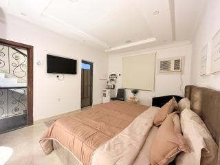 شقق راقية بأثاث حديث وراقي 1 - 7