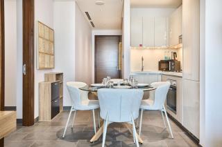 STAY BY LATINEM Luxury 1BR Plus Study Holiday Home CB 1808 Near Burj Khalifa - 4