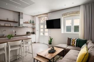 Petite Palace Apartment by Konnect, Old Corfu Town - 9