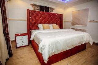 A Luxury 3 bedroom bungalow - 4