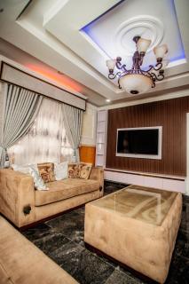 A Luxury 3 bedroom bungalow - 1