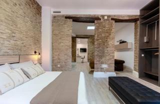 Charming and stylish in downtown Seville - 3
