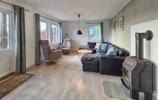 Beautiful Home In Bøvågen With Sauna - 7