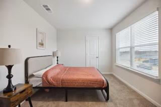 Luxurious Private Room, Parking, Garden, Close to Downtown Dallas - 2