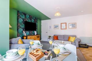 Stylish 2 Bedroom Apartment in Heart of Buxton - 6