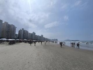 Apê na Enseada - Ar, Wi-Fi, garagem e praia a pé! - 8