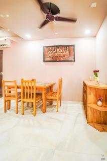 Cozy 1BHK Apartment Near Beach - 4