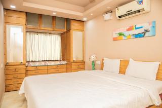 Cozy 1BHK Apartment Near Beach - 1