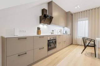 Beautiful 2BR/2BTH • Mid Central • Free parking - 7