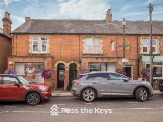 Pass the Keys Spacious Newly Renovated Flat in Charming Village - 5